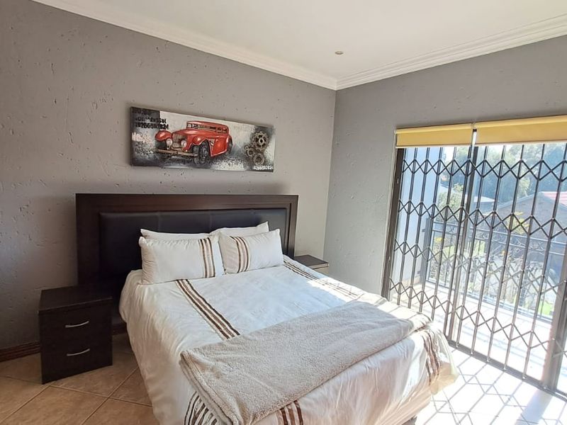 Stylish Cluster Home Near Emerald Casino – Just Move In! - Photo 10