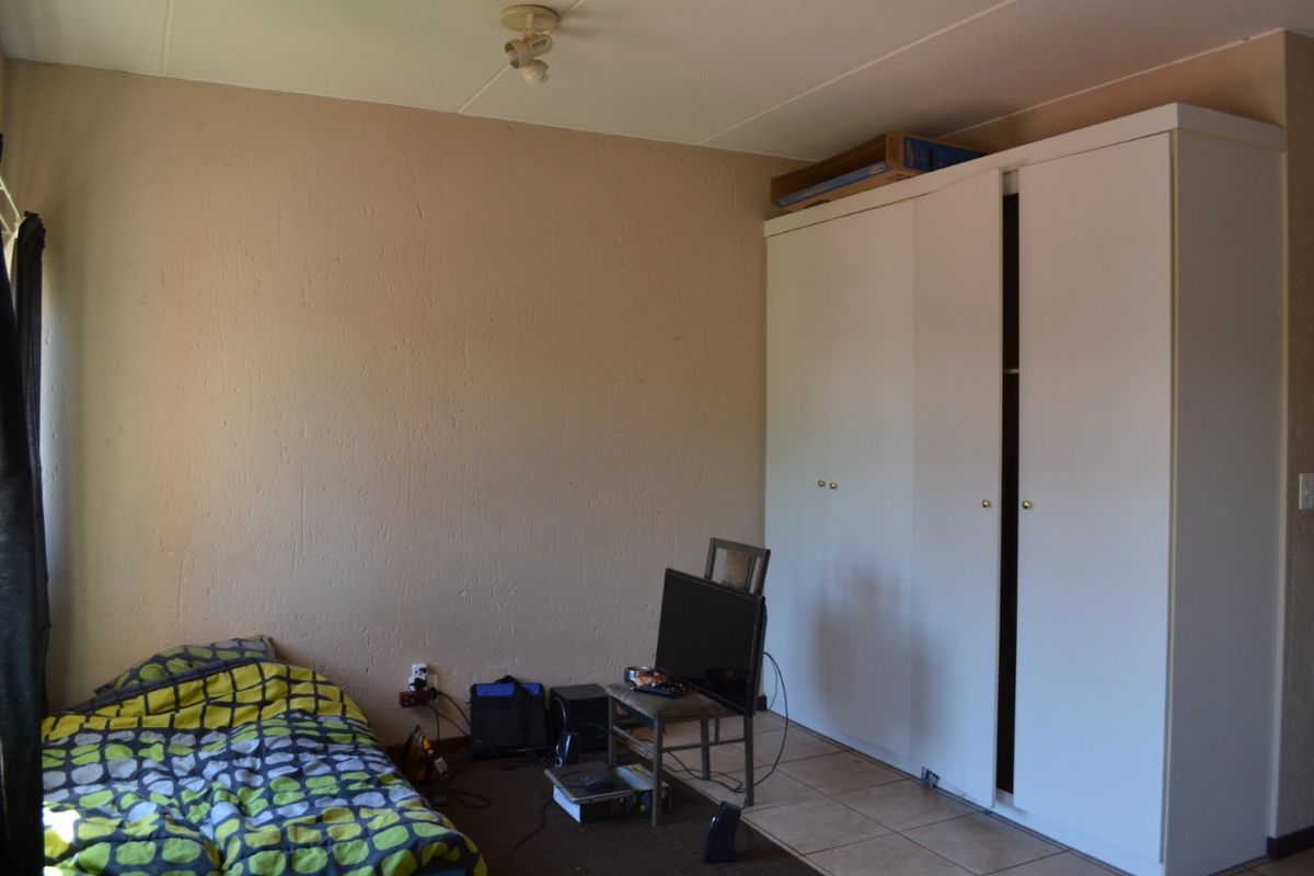 One bedroom apartment  for sale in  Noordwyk, Midrand call  us Now - Photo 3