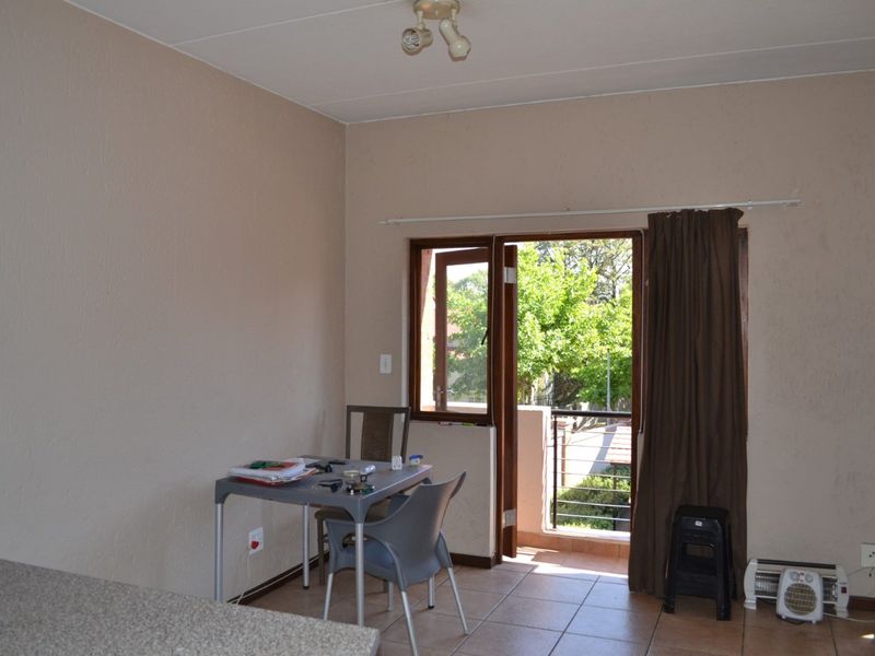 One bedroom apartment  for sale in  Noordwyk, Midrand call  us Now - Photo 2