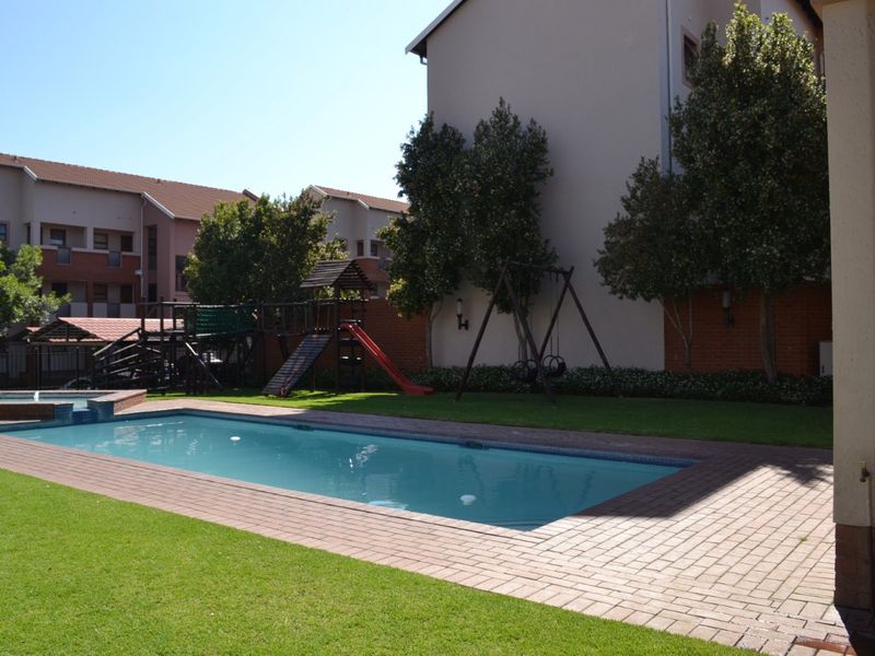 One bedroom apartment  for sale in  Noordwyk, Midrand call  us Now - Photo 6