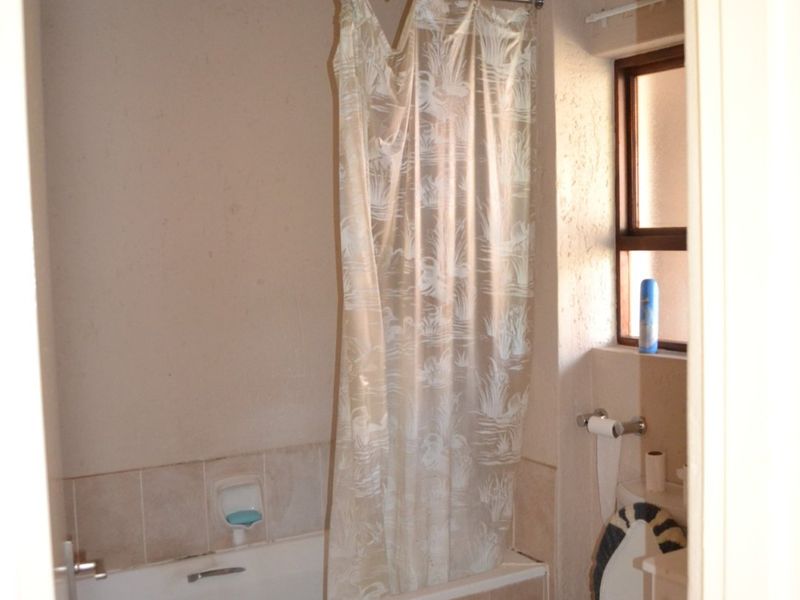 One bedroom apartment  for sale in  Noordwyk, Midrand call  us Now - Photo 4