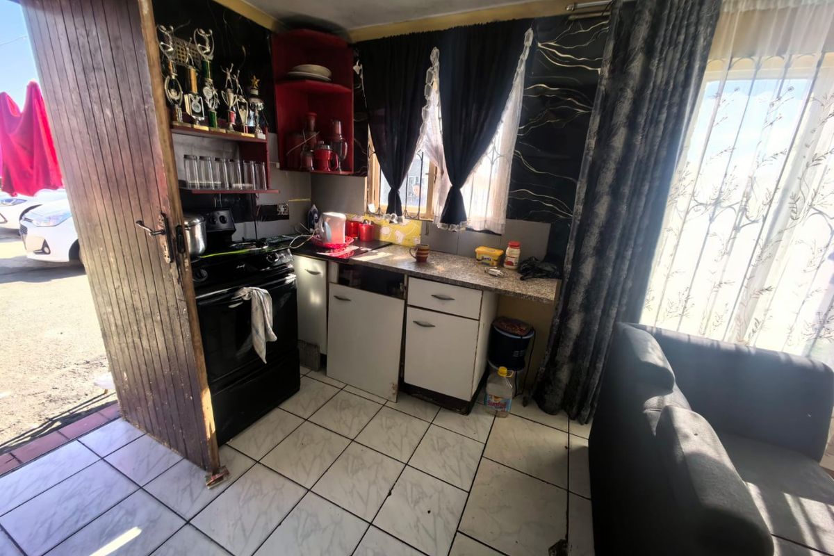 2 Bedrooms, 1 Bathroom House For Sale In Phoenix, Durban - Photo 4