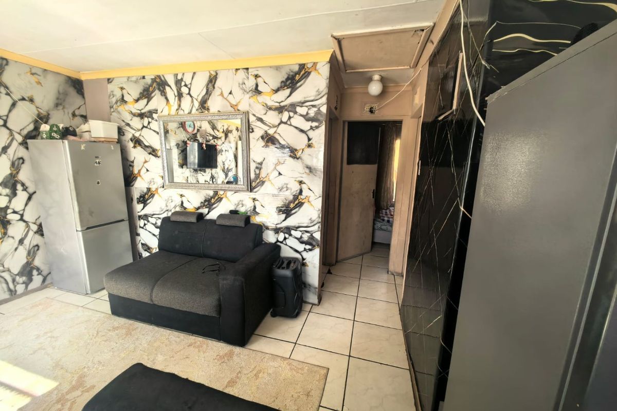 2 Bedrooms, 1 Bathroom House For Sale In Phoenix, Durban - Photo 3