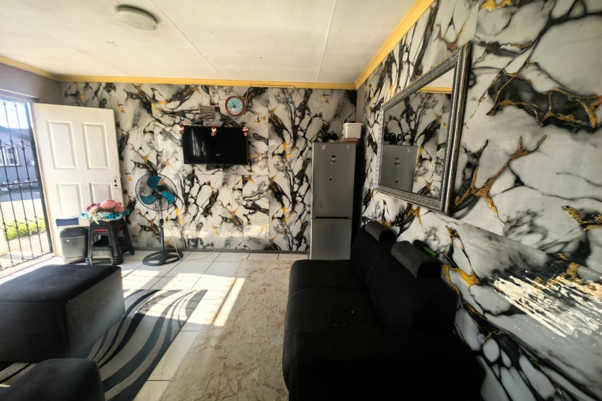 2 Bedrooms, 1 Bathroom House For Sale In Phoenix, Durban - Photo 2