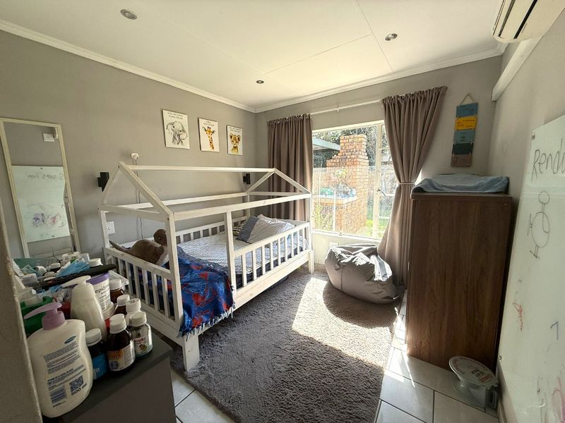 Modern Family Townhouse To Rent in Highveld - Photo 8