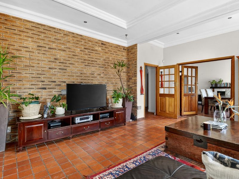 New Listing - 3 Beds 2 Baths LOCATION! LOCATION! - Photo 5