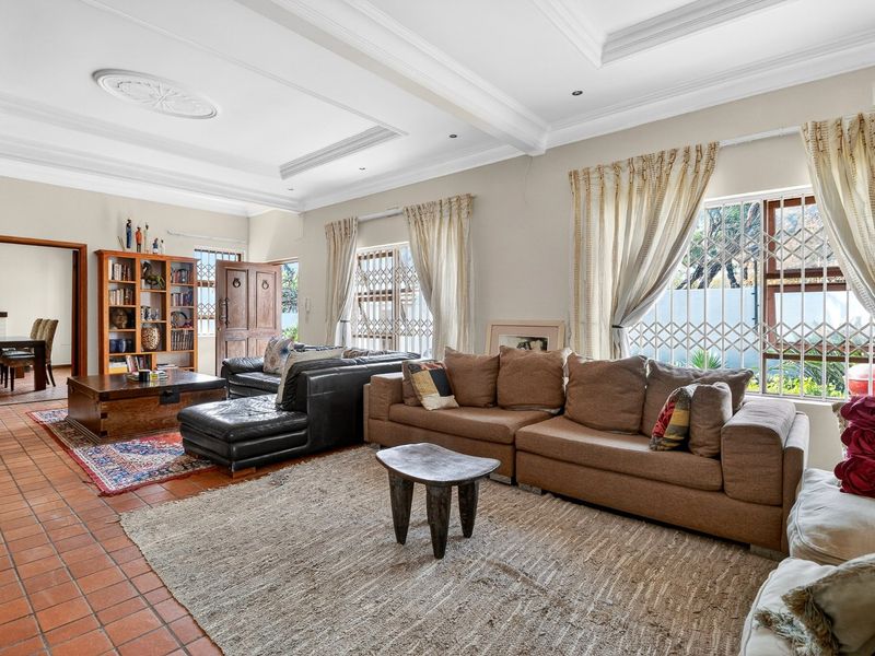 New Listing - 3 Beds 2 Baths LOCATION! LOCATION! - Photo 9