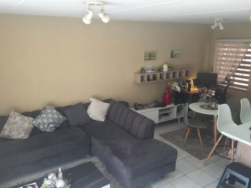 COME HOME TO COMFORT  - Photo 8