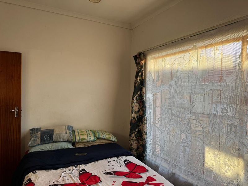 3 bedroom house for sale in KwaMagxaki - Photo 9