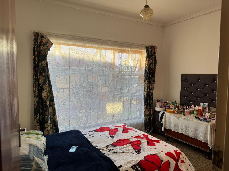 3 bedroom house for sale in KwaMagxaki - Photo 8