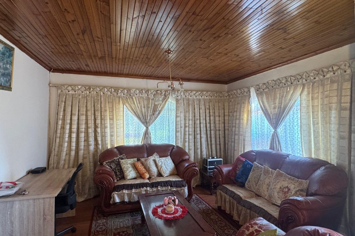 3 bedroom house for sale in KwaMagxaki - Photo 3