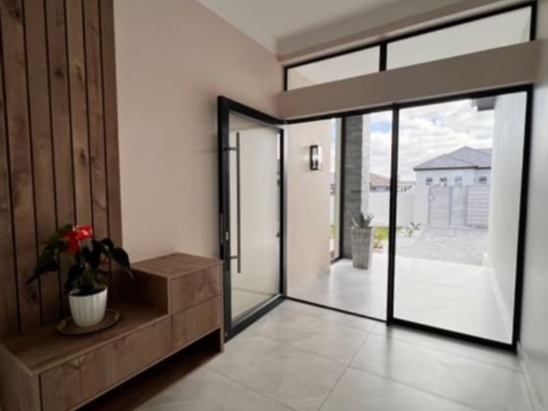 A New 4 Bedroom house for sale  in Fountains Estate Jeffreys Bay - Photo 5