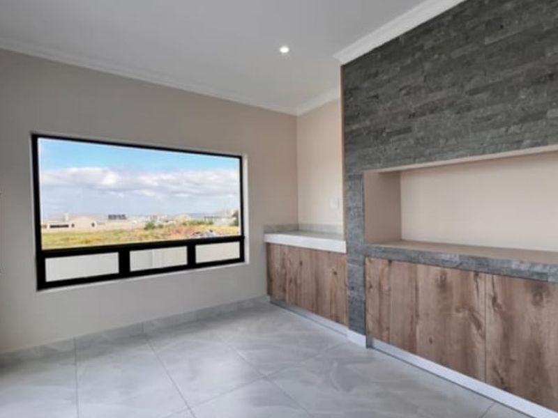 A New 4 Bedroom house for sale  in Fountains Estate Jeffreys Bay - Photo 8