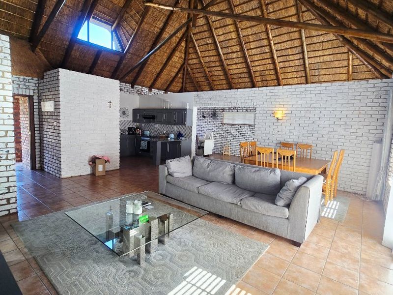 Beautiful Family Home on the Vaal River Estate - Photo 6