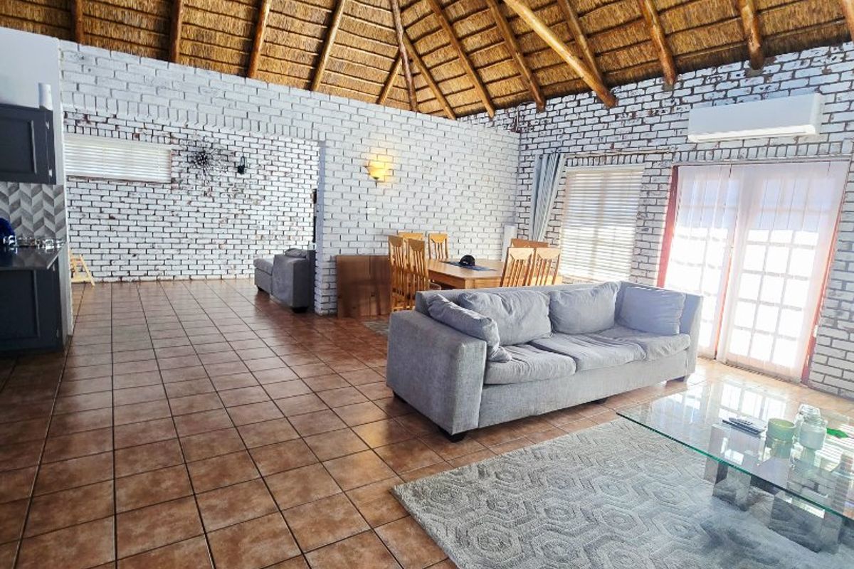 Beautiful Family Home on the Vaal River Estate - Photo 5