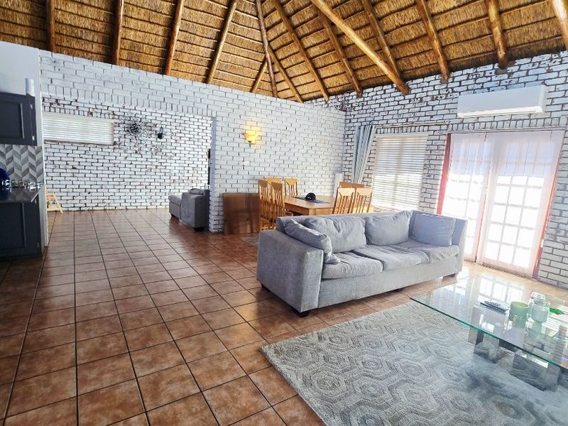 Beautiful Family Home on the Vaal River Estate - Photo 5