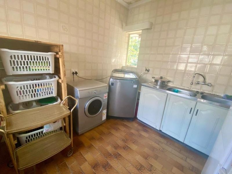 SPACIOUS FAMILY LIVING ON A 1 500m2 STAND IN PRIME WILKOPPIES - Photo 5