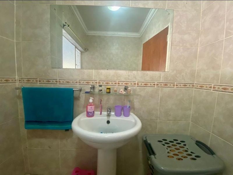SPACIOUS FAMILY LIVING ON A 1 500m2 STAND IN PRIME WILKOPPIES - Photo 6