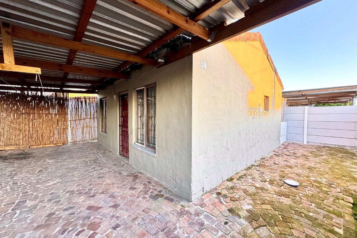 Freestanding two bedroom house for sale - Photo 5