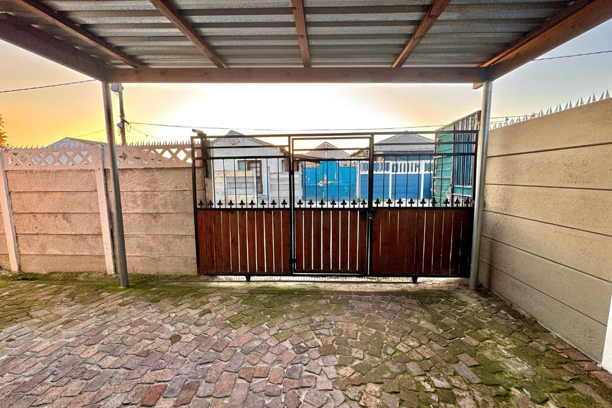 Freestanding two bedroom house for sale - Photo 2