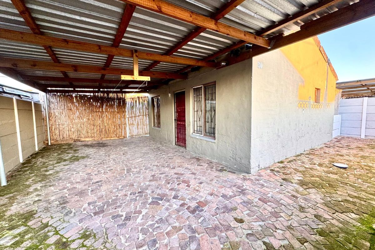 Freestanding two bedroom house for sale - Photo 4