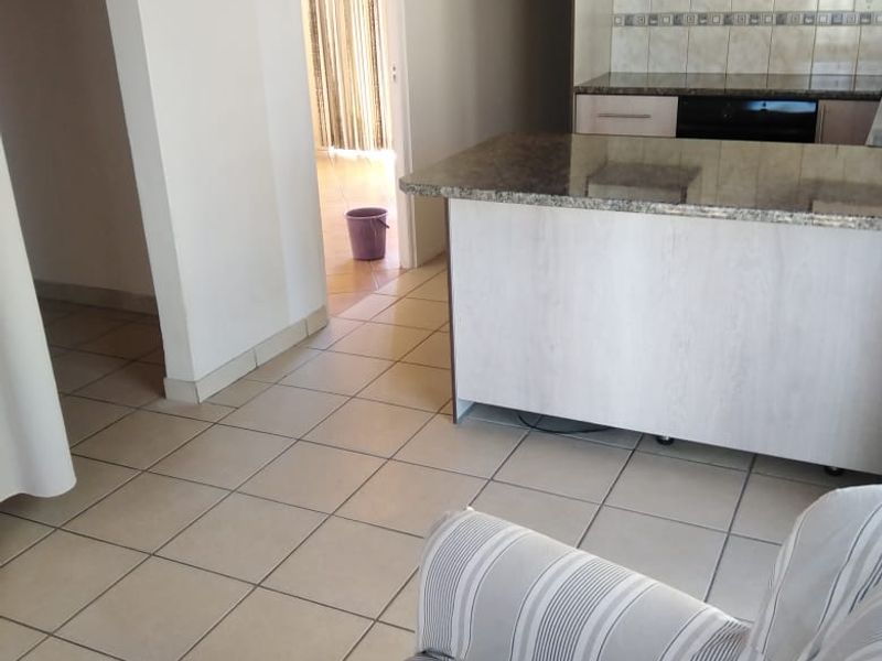 One Bedroom Separate Entrance - Photo 9