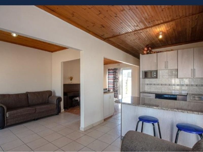 One Bedroom Separate Entrance - Photo 8