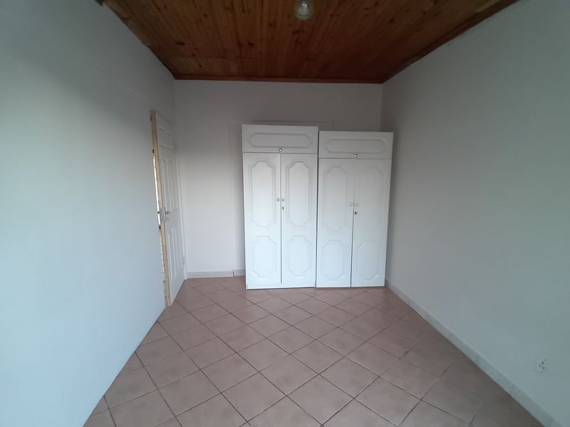 One Bedroom Separate Entrance - Photo 2