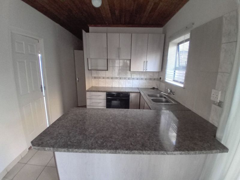 One Bedroom Separate Entrance - Photo 4