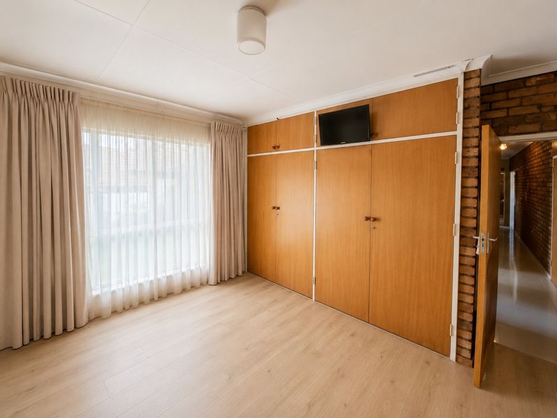 Charming Primrose family home with ample space and potential close to amenities. - Photo 10