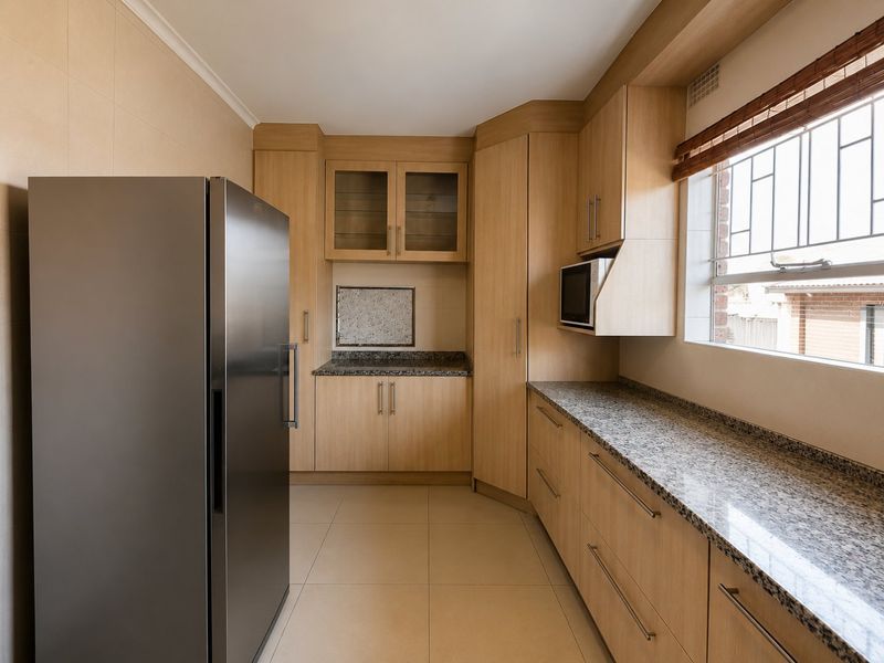 Charming Primrose family home with ample space and potential close to amenities. - Photo 6
