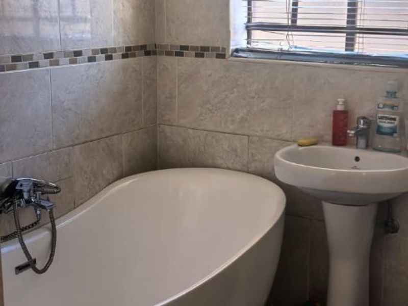 For Sale: 3 Bedroom Home in Soshanguve Block VV – R795,000 - Photo 4