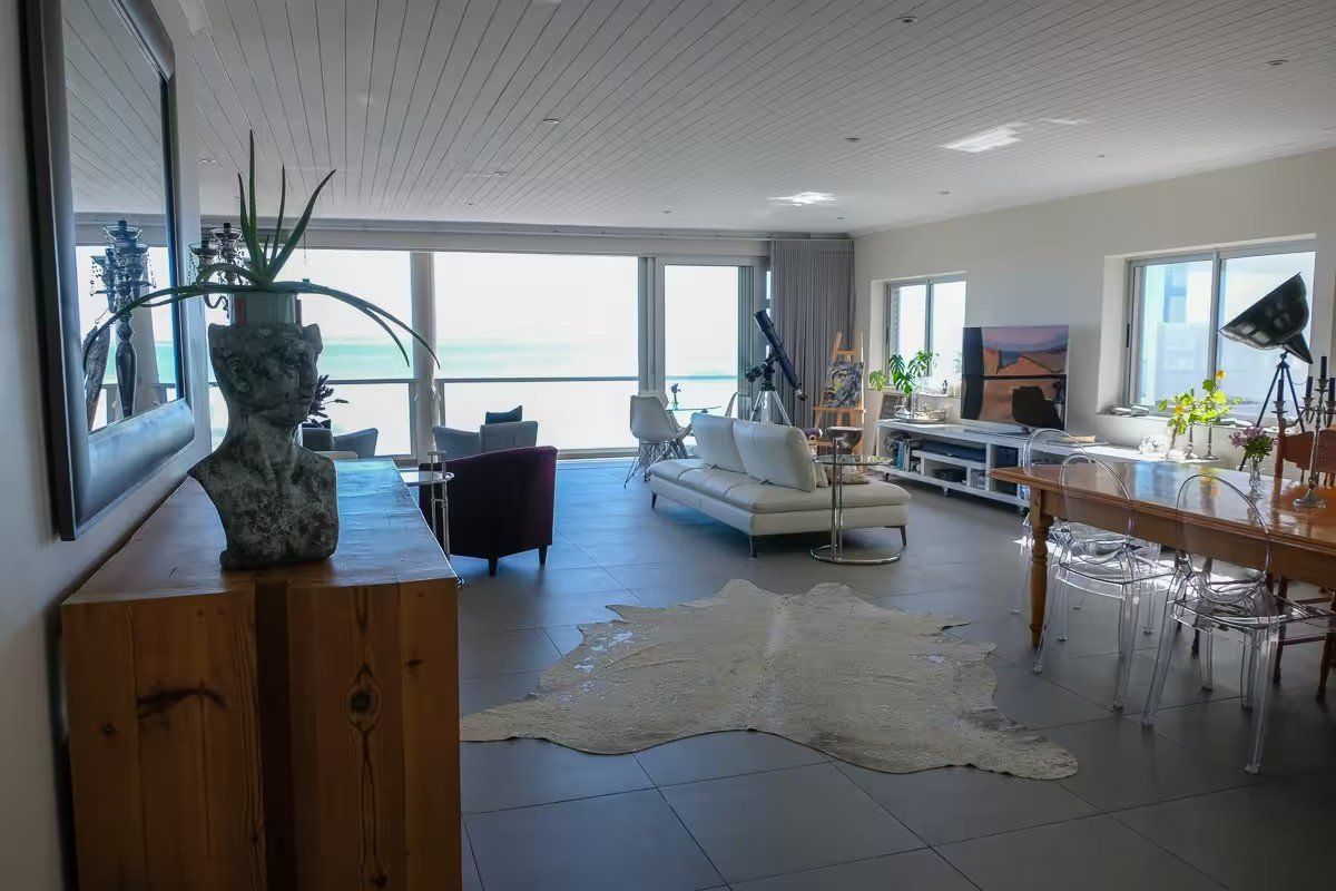 Stunning 3 Bedroom and 3 Bathroom House - Bloubergstrand - Photo 5