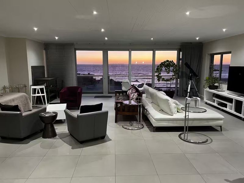 Stunning 3 Bedroom and 3 Bathroom House - Bloubergstrand - Photo 7