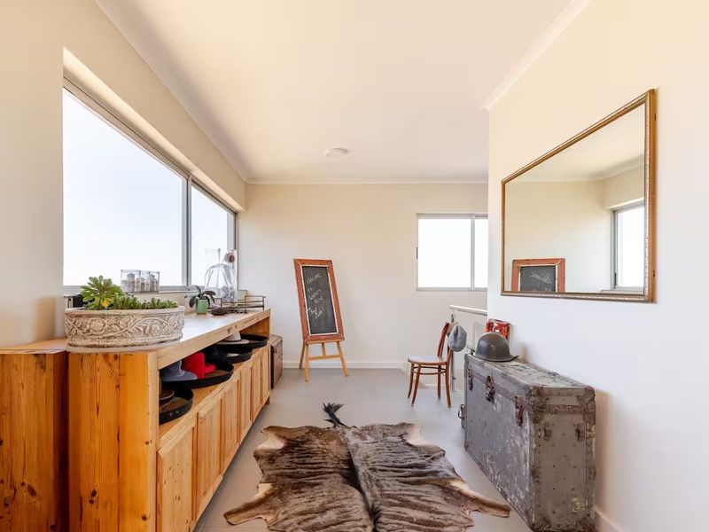 Stunning 3 Bedroom and 3 Bathroom House - Bloubergstrand - Photo 3