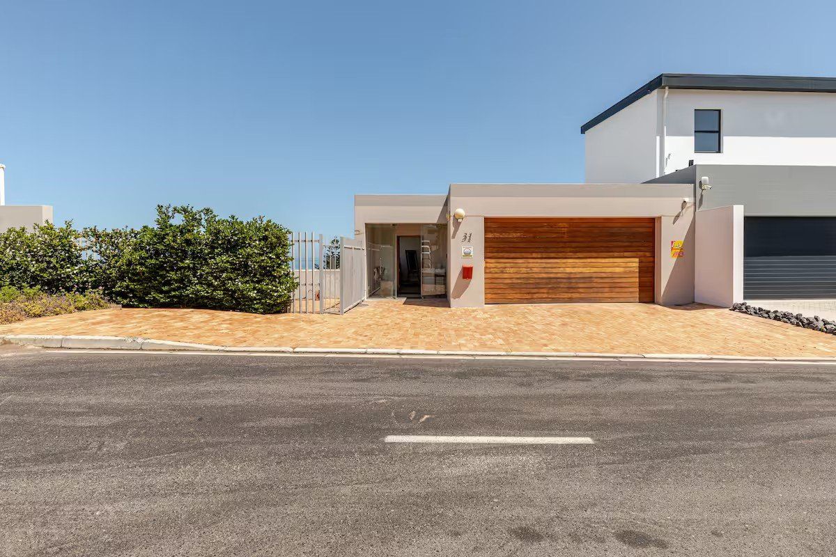 Stunning 3 Bedroom and 3 Bathroom House - Bloubergstrand - Photo 2