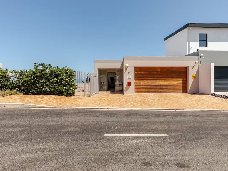 Stunning 3 Bedroom and 3 Bathroom House - Bloubergstrand - Photo 2
