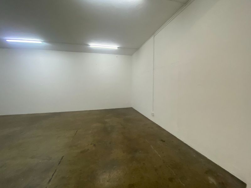 162m2 Industrial to Let  - Photo 6