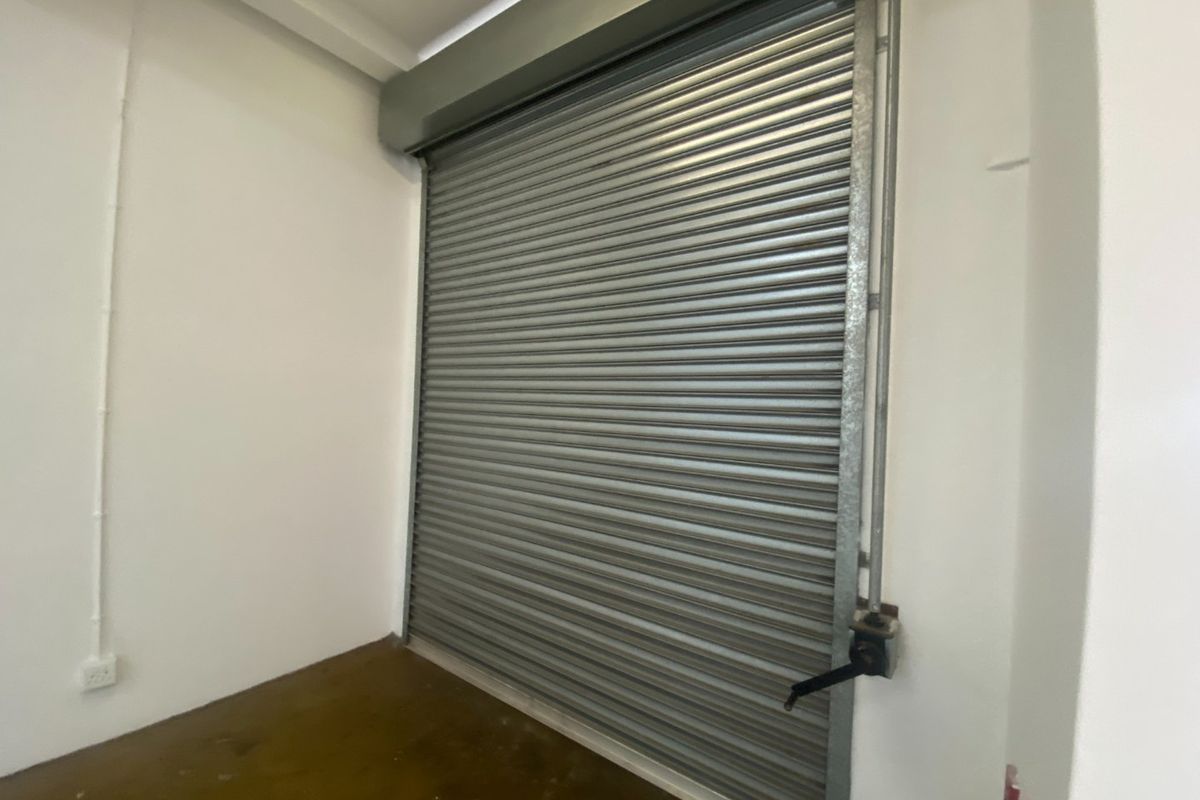 162m2 Industrial to Let  - Photo 5