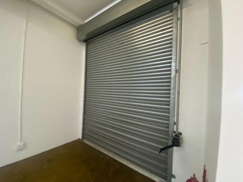162m2 Industrial to Let  - Photo 5
