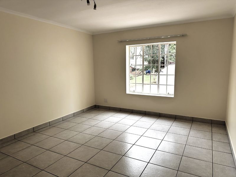 OH SO Spacious & Sparkling  Apartment/Cottage with Top Notch finishes!  - Photo 10