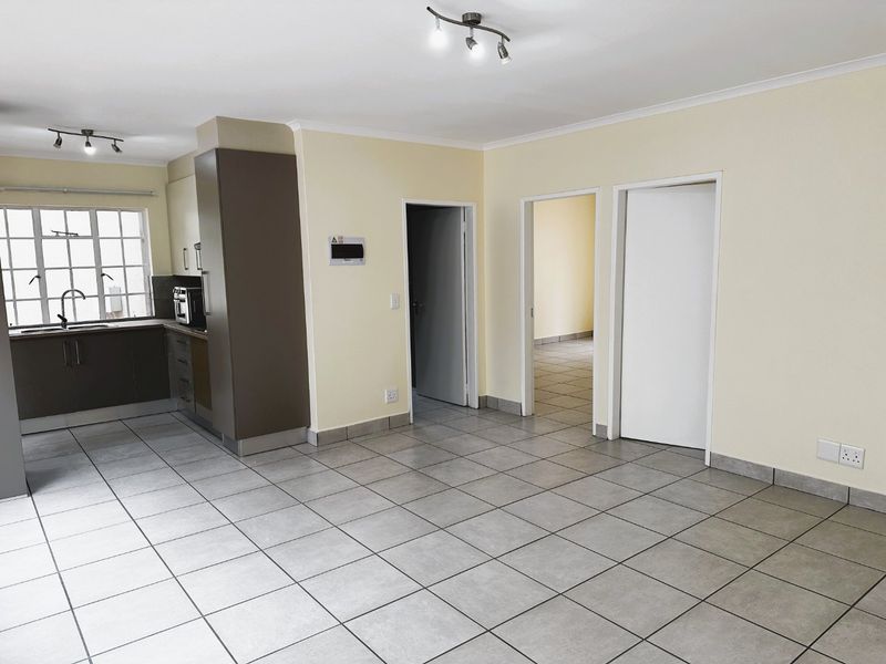 OH SO Spacious & Sparkling  Apartment/Cottage with Top Notch finishes!  - Photo 7