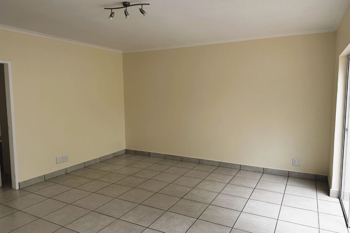 OH SO Spacious & Sparkling  Apartment/Cottage with Top Notch finishes!  - Photo 5