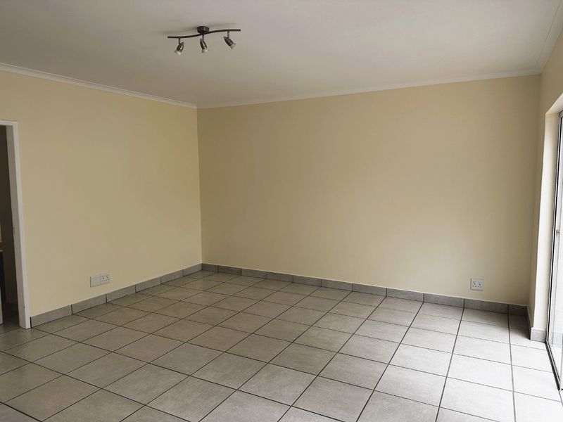OH SO Spacious & Sparkling  Apartment/Cottage with Top Notch finishes!  - Photo 5