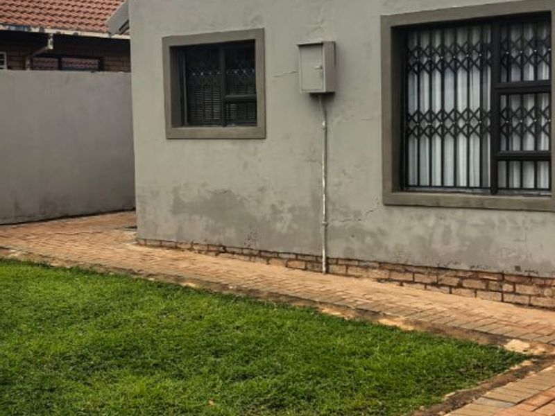 3 Bedroom Home for sale in Soshanguve Block UU – R795,000 - Photo 1