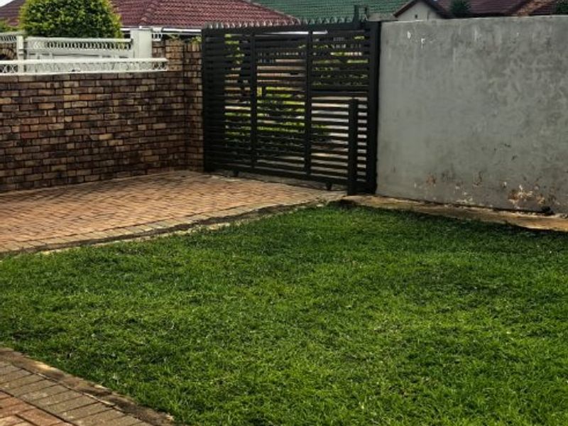 3 Bedroom Home for sale in Soshanguve Block UU – R795,000 - Photo 5