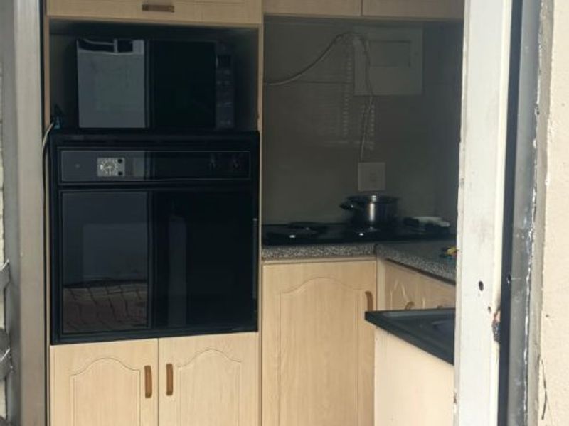 3 Bedroom Home for sale in Soshanguve Block UU – R795,000 - Photo 9
