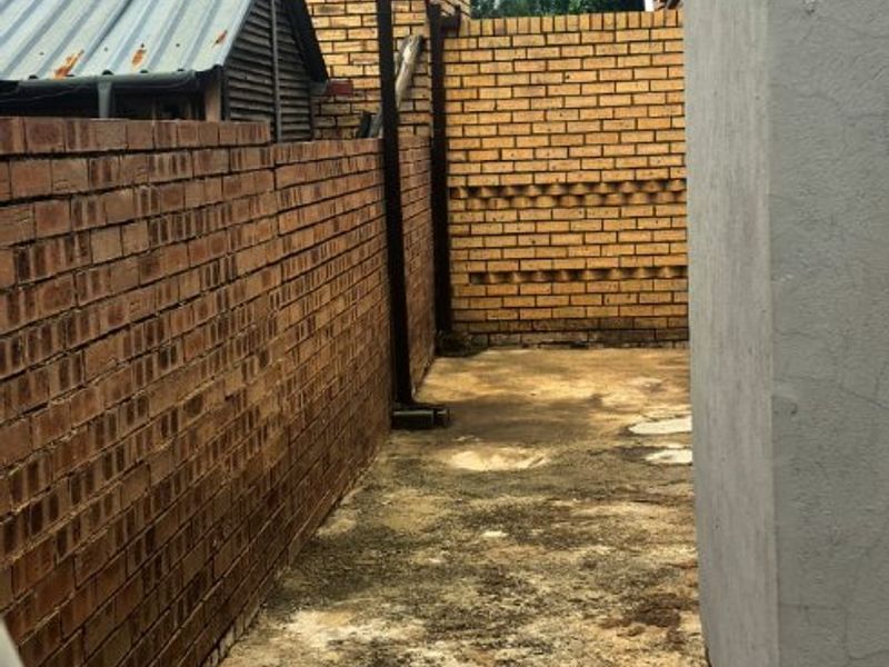 3 Bedroom Home for sale in Soshanguve Block UU – R795,000 - Photo 7