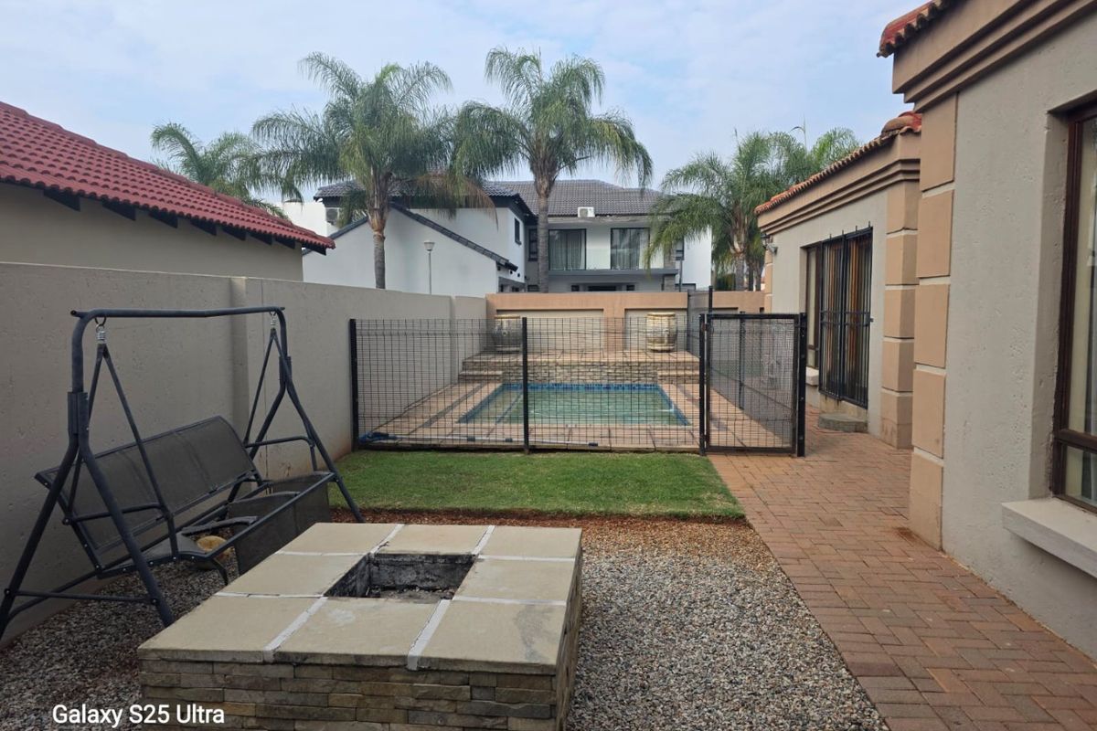 OFFERS FROM R 1 935 000 Will be considered- Sleek 3 bed home in Green Acres Estate - Photo 5