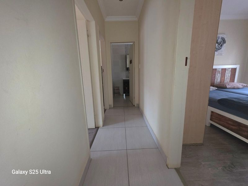 OFFERS FROM R 1 935 000 Will be considered- Sleek 3 bed home in Green Acres Estate - Photo 10